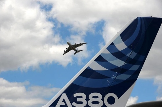 例行维护中发现机翼关键部件出现裂纹，多架空客A380型客机紧急停飞接受检查